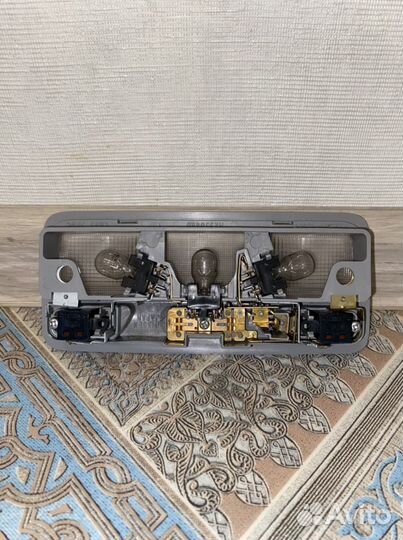 Плафон салонный передний