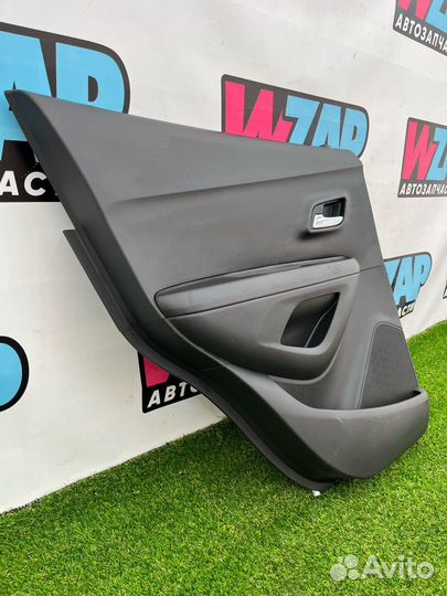 Обшивка двери задней левой Chevrolet Trax рест