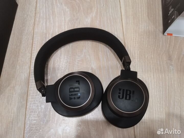 Наушники JBL live 650btnc