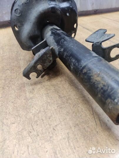 Стойка подвески передняя правая Ford Mondeo chbb