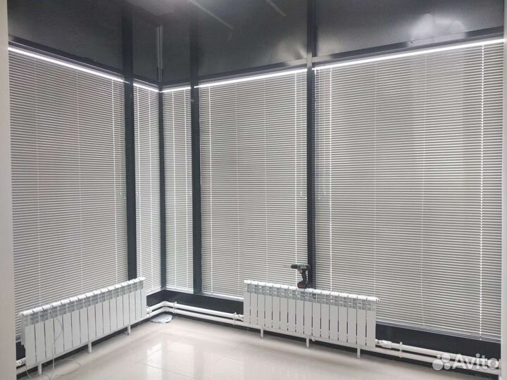 Горизонтальные алюминиевые жалюзи