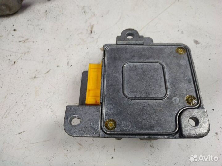 Блок управления аирбаг Opel Vectra B седан X18XE