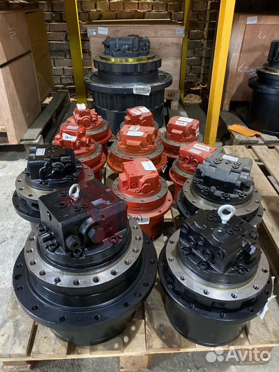 Редуктор хода EC140BLC SA8230-33470