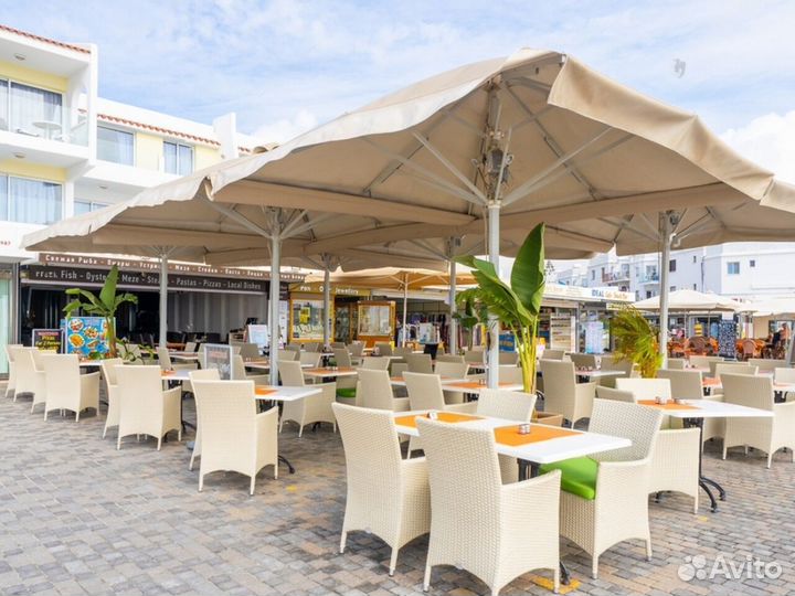 Профессиональный уличный зонт. Зонт для кафе и рес