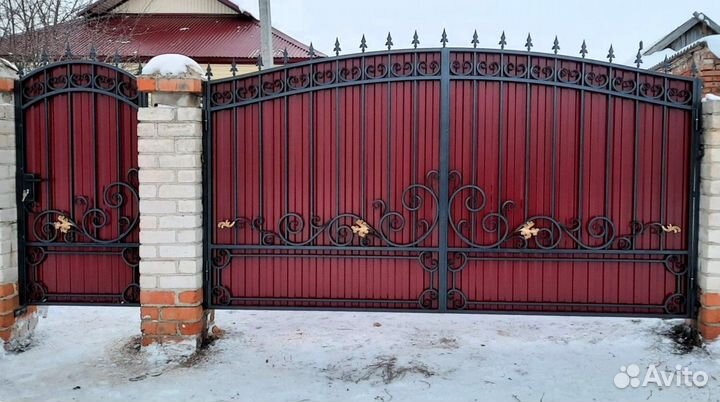 Кованные ворота и калитка