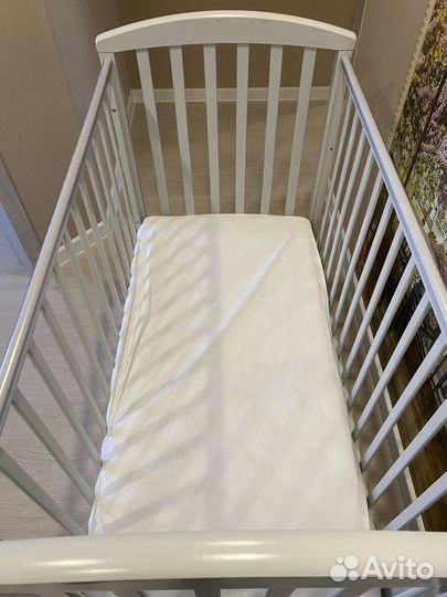 Кроватка Gandylyan детская с маятником