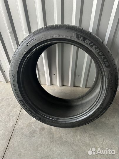 Michelin Pilot Sport 4 SUV 275/40 R21 и 315/35 R21