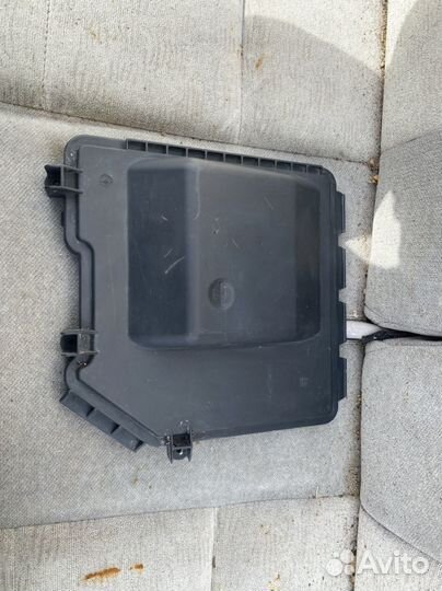 Крышка блока предохранителей Opel Meriva A