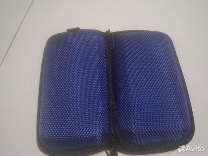 Чехол для путешествий (зарядник и наушники)