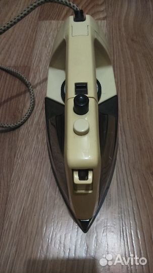 Утюг паровой international