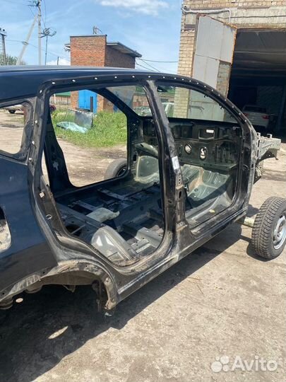 Центральная стойка правая nissan qashqai J10 2.0 а