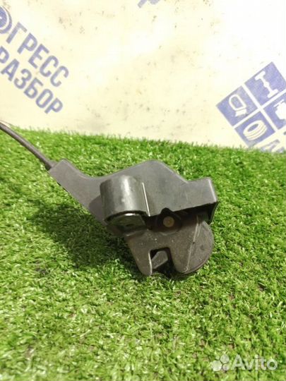 Замок спинки сиденья правый Peugeot 406 седан 1.7