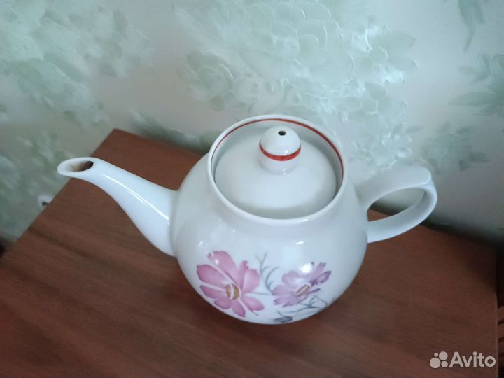 Заварочный чайник сахарница и молочник