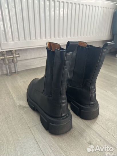 Женские сапоги