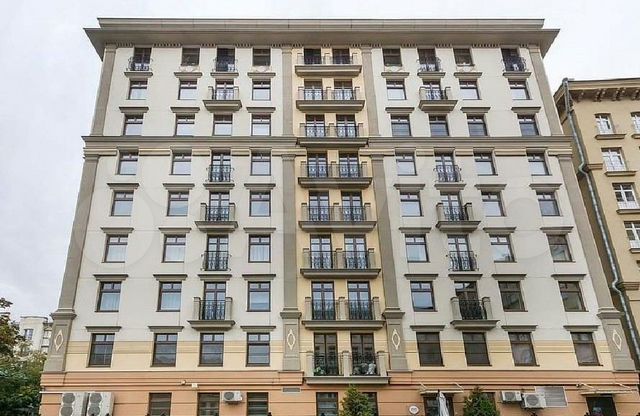 3-к. квартира, 121 м², 4/9 эт.