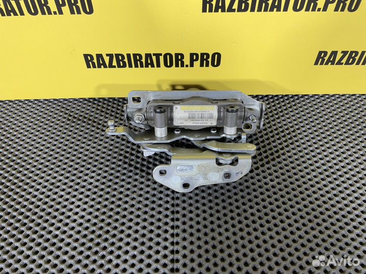 Петля капота правая Mercedes-Benz E-class