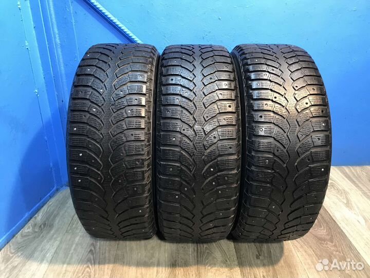 Bridgestone Blizzak Spike-01 215/60 R16