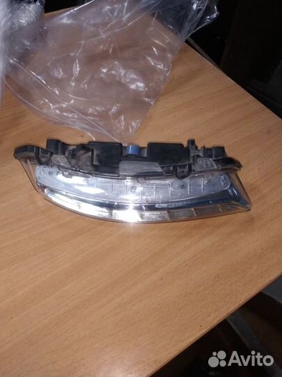 Дневной ходовой огонь левый Mercedes W221