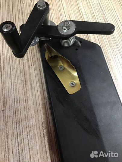 Машинка для закручивания креп упаковки