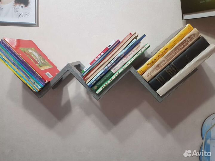 Полка под книги, новая