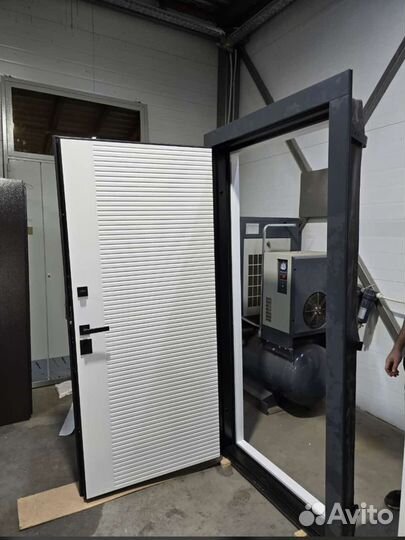 Дверь входная металлическая