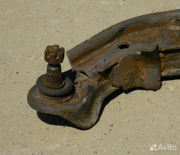 Рычаг передний левый Maxima A32