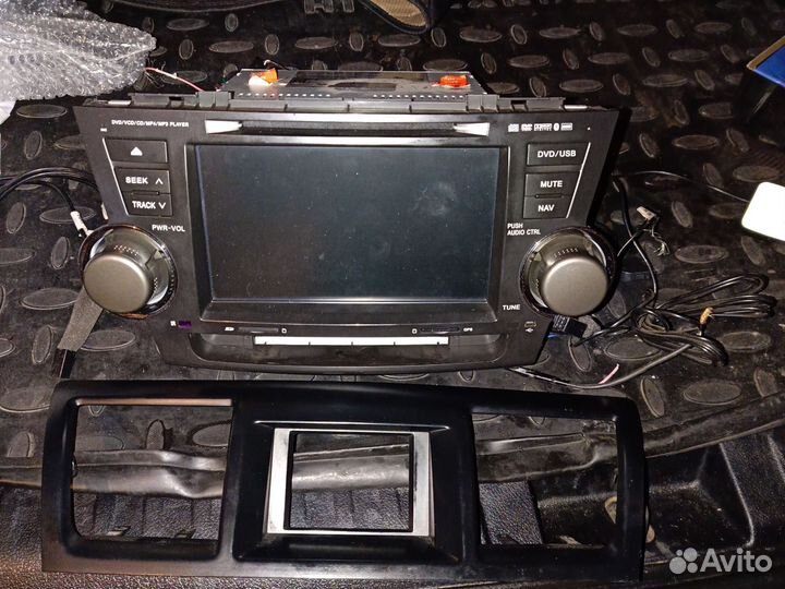Штатная магнитола Тойота Хайлендер