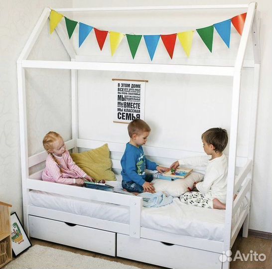 Детская кровать домик