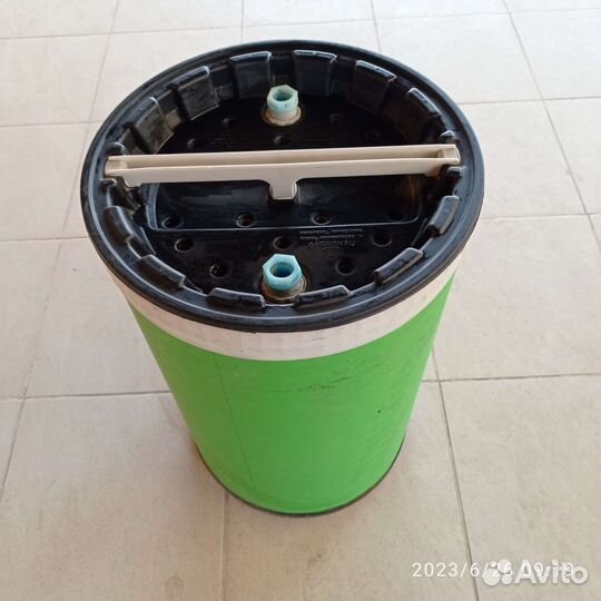 Емкость пластиковая новая