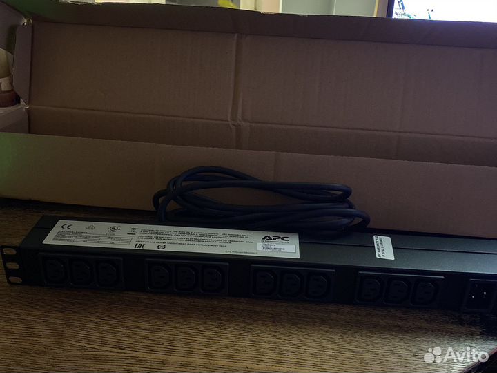 Блок распределения питания APC (AP9565)