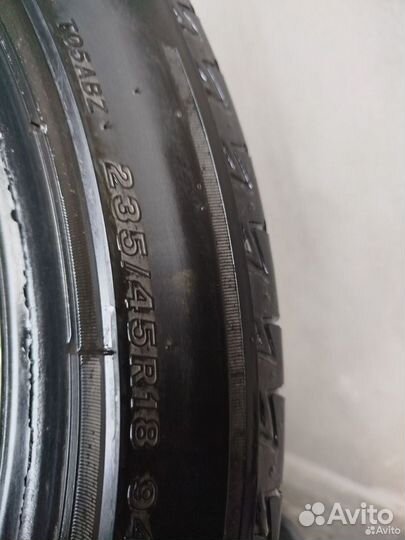 Bridgestone Blizzak W979 235/45 R18