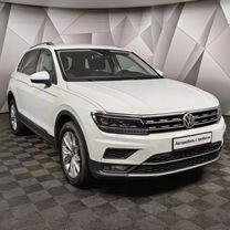 Volkswagen Tiguan 2.0 AMT, 2019, 66 538 км, с пробегом, цена 2 799 700 руб.