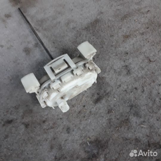 Замок лючка бензобака Ауди А4Б5