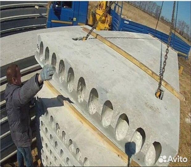 Плиты пустотелые за углом