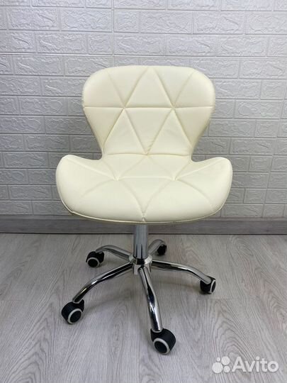 Стул мягкий ракушка