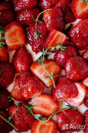 Томленая клубника с горгонзолой,перцем и ликером