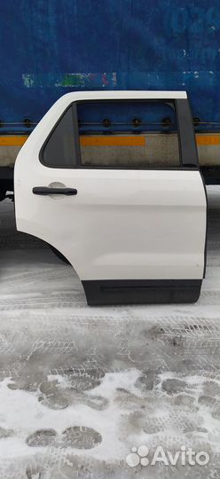 Дверь задняя правая Ford Explorer 2011-2019