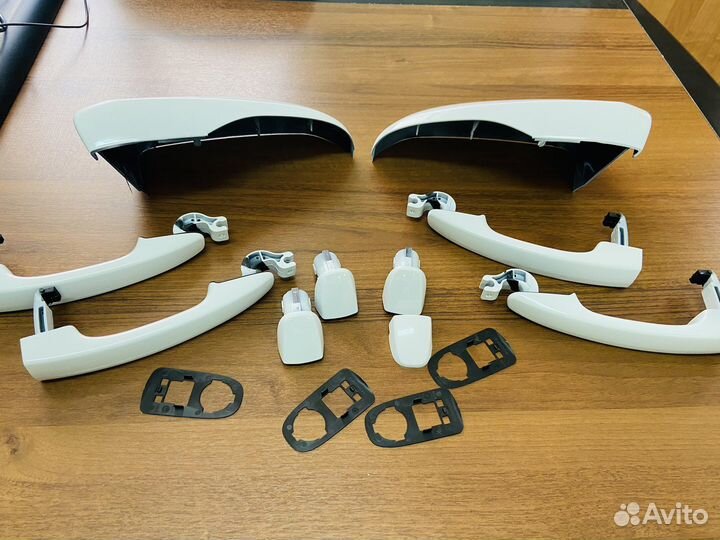 Ручки с накладками Веста в цвет кузова на выбор