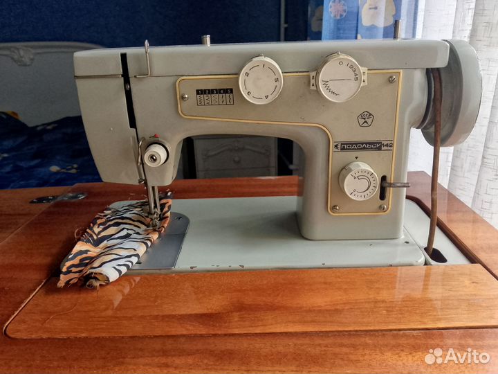 Швейная машина Подольск 142