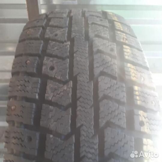 Viatti Vettore Inverno V-524 215/65 R16