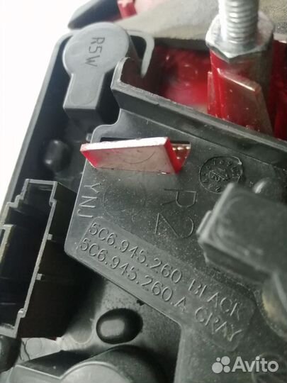 Фонарь задний внутренний правый Jetta (NF) VI