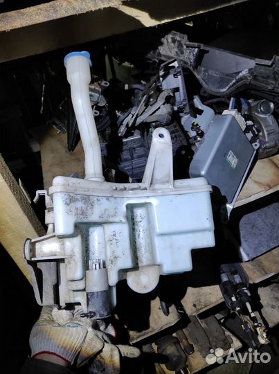 Бачок омывателя тойота королла 150