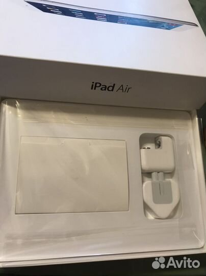 Коробки от самсунга note 10 и айпад