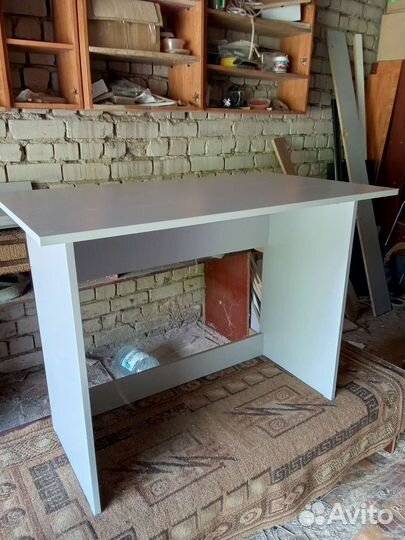 Письменный стол