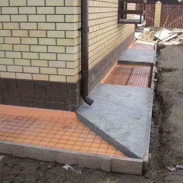 Строительство фундамента под ключ \ Отмостка