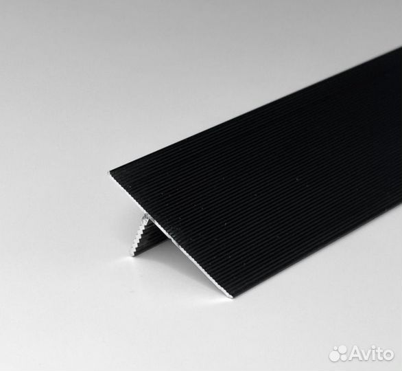 Скрытый плинтус теневой