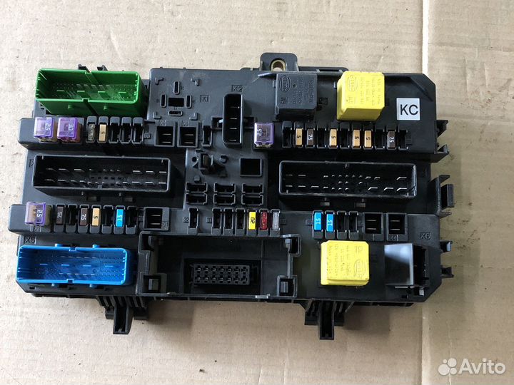 Блок предохранителей салонный Opel Astra H