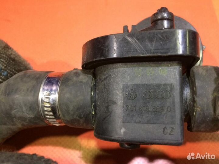 Трубка системы охлаждения Фольксваген Крафтер 2Е