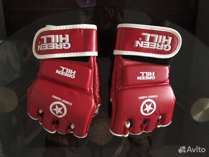 Перчатки для единоборств