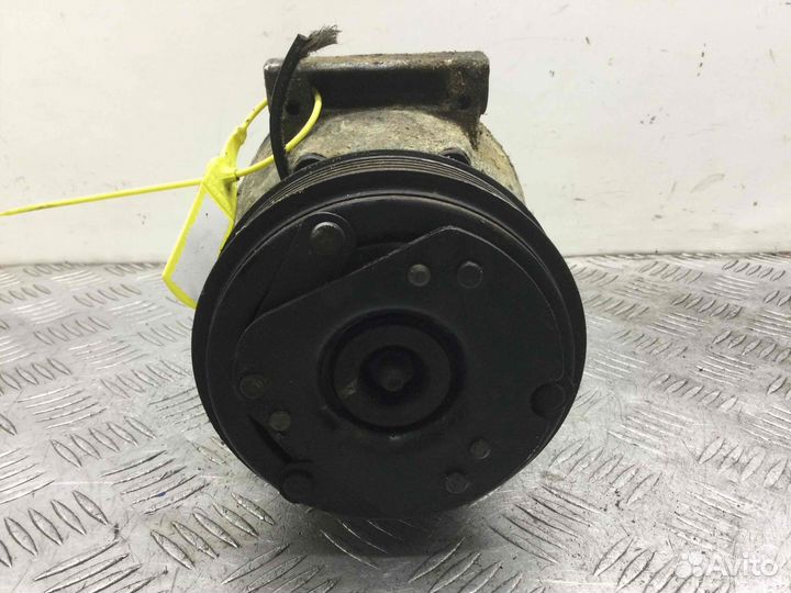 Компрессор кондиционера Renault Megane 7700105765;